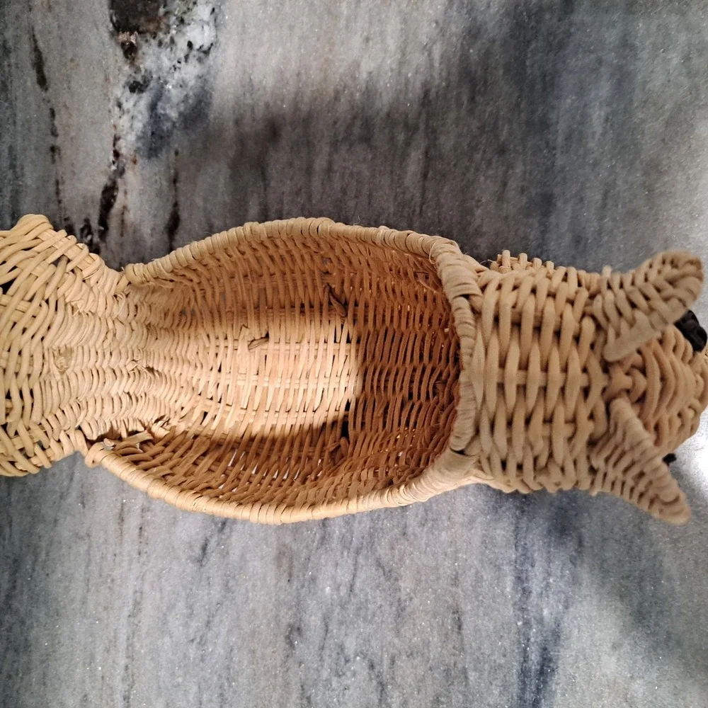 Wicker Squirrel Shaped Basket, Brown, Medium Indoor Freestanding